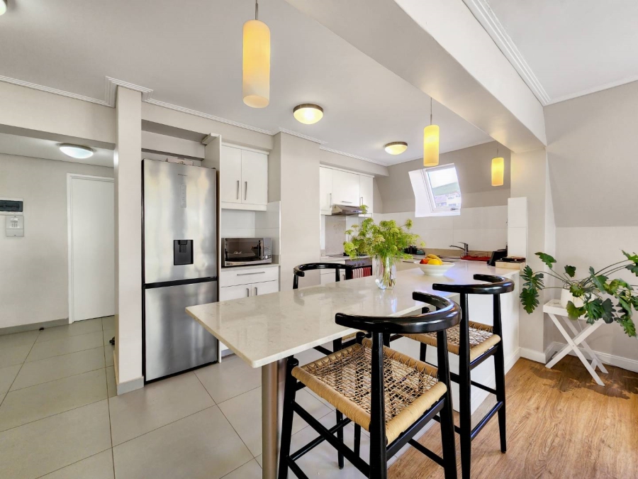 1 Bedroom Property for Sale in Vredehoek Western Cape